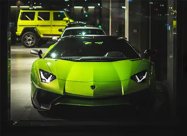 Bedrijfsfoto met Lamborghini bij ZNCUSTOM